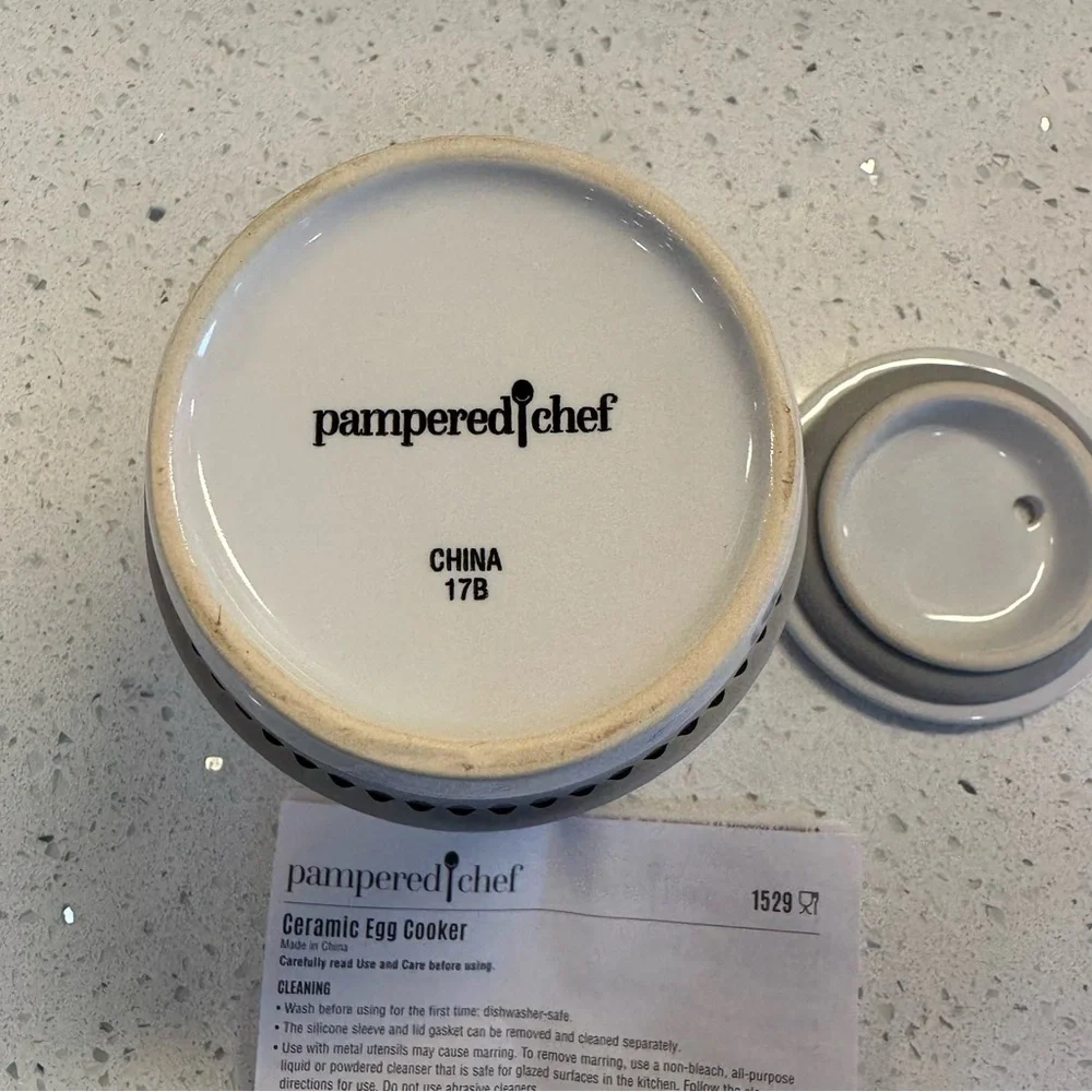 Pampered Chef Ceramic Egg Cooker (model #1529) Never Used
